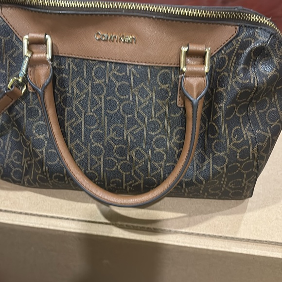 Calvin Klein good condition. - Picture 3 of 5